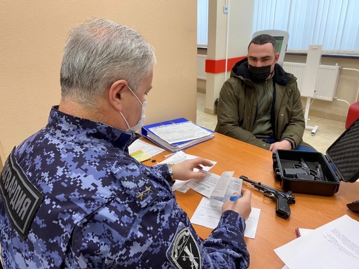 Переоформление документов на оружие при смене места жительства