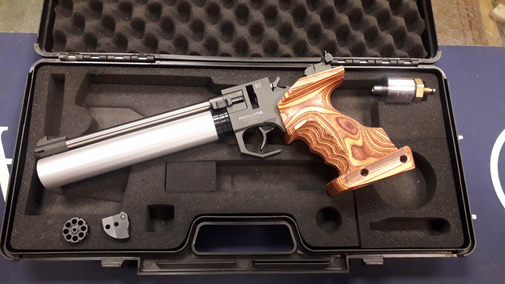 Фото с сайта bagnallandkirkwood.co.uk Пневматика: выбираем спортивный пистолет правильно